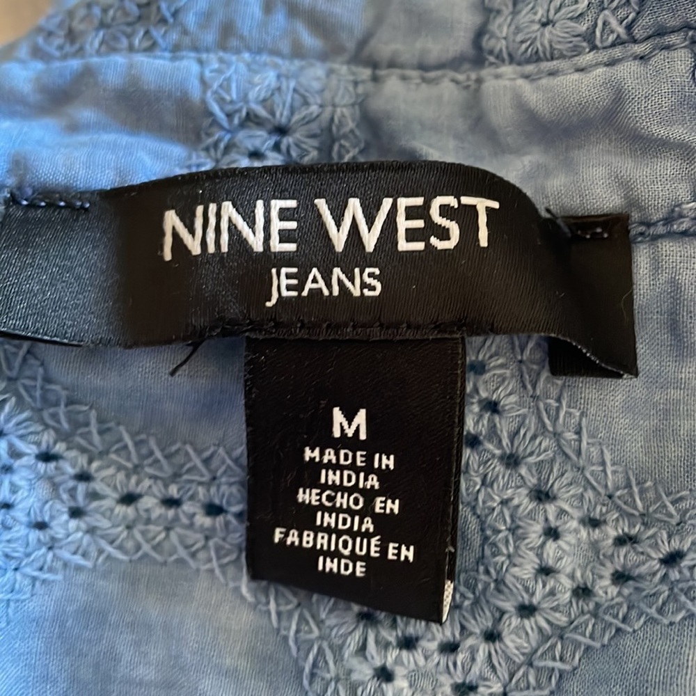 Nine West Jeans Blue Embroidered Boho Popover Blouse Top Medium Cotton - Picture 7 of 8